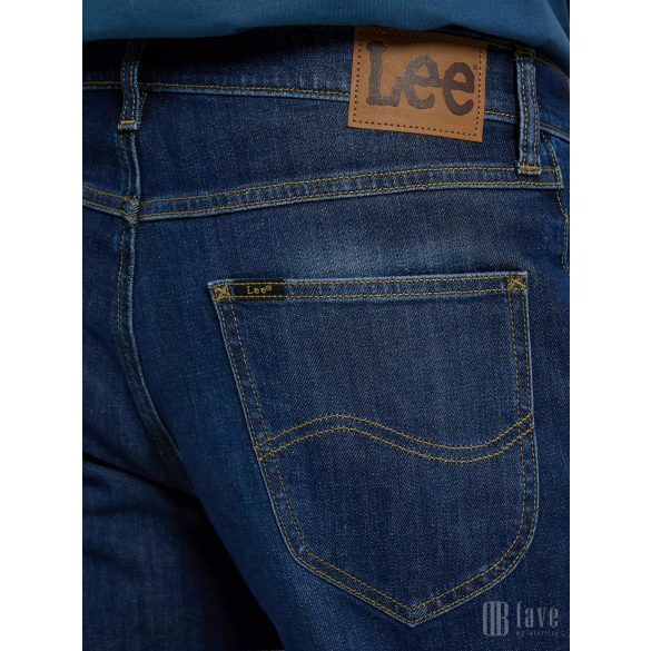 Lee ● 5 Pocket Short ● sötétkék koptatott farmersort