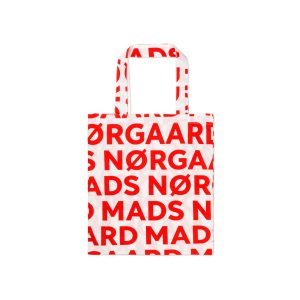 Mads Nørgaard ● Sacky Atoma ● piros feliratos csíkos táska