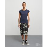Mads Nørgaard ● Sherib Emana ● mintás ceruzaszoknya