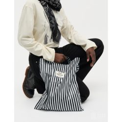   Mads Nørgaard ● Sacky Metallic Atoma ● fekete fehér csíkos táska