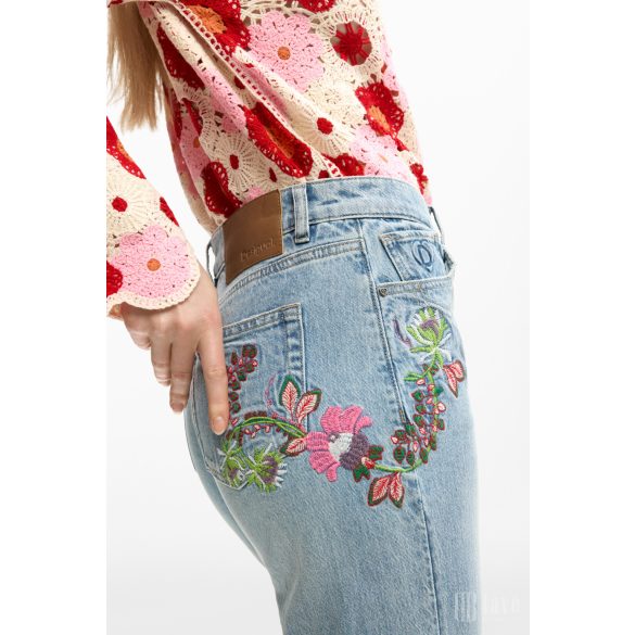Desigual ● Denim ● világoskék koptatott hímzett farmer