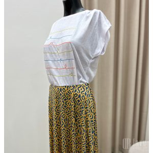 Md'M ● T-shirts ● fehér feliratos rövid ujjú póló