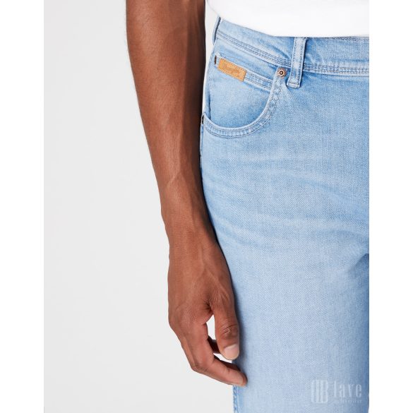 Wrangler ● Texas Slim ● világoskék koptatott farmernadrág