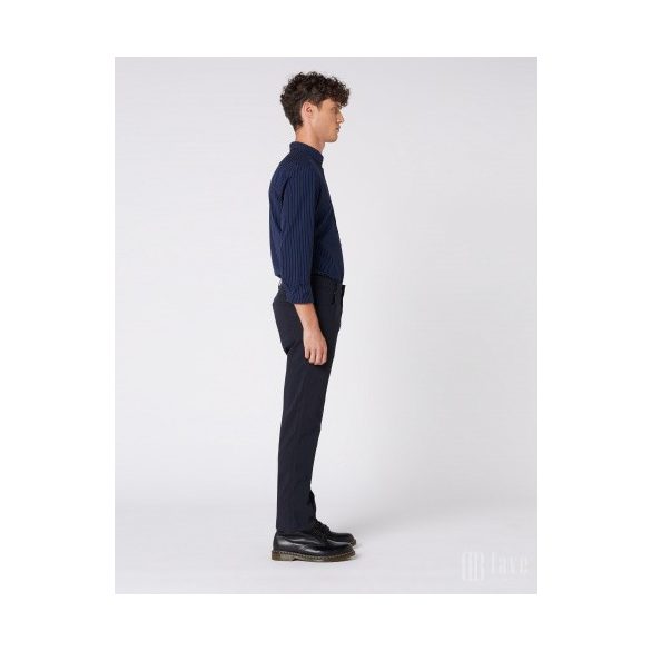 Wrangler ● Greensboro ● sötétkék nadrág