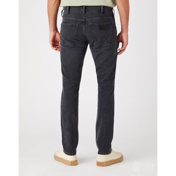 Wrangler ● Larston ● fekete koptatott farmernadrág