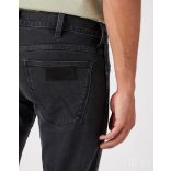 Wrangler ● Larston ● fekete koptatott farmernadrág