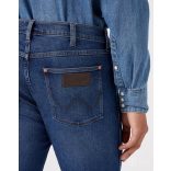 Wrangler ● Larston ● középkék koptatott farmernadrág