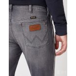 Wrangler ● Larston ● szürke koptatott farmernadrág (Heritage)