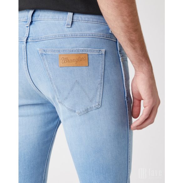 Wrangler ● Larston ● világoskék koptatott farmernadrág