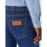 Wrangler ● Larston ● sötétkék koptatott farmernadrág