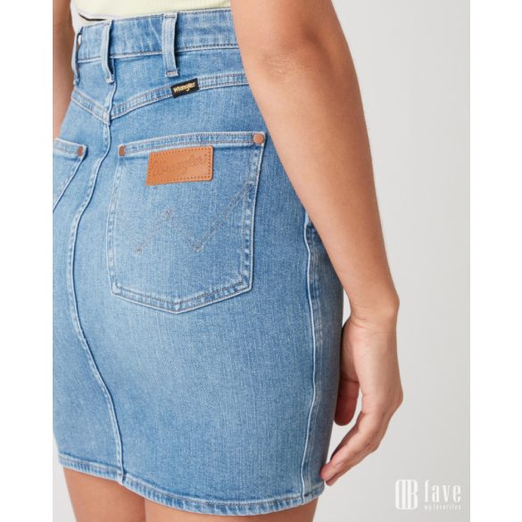 Wrangler ● MOM Skirt ● világoskék midi farmerszoknya